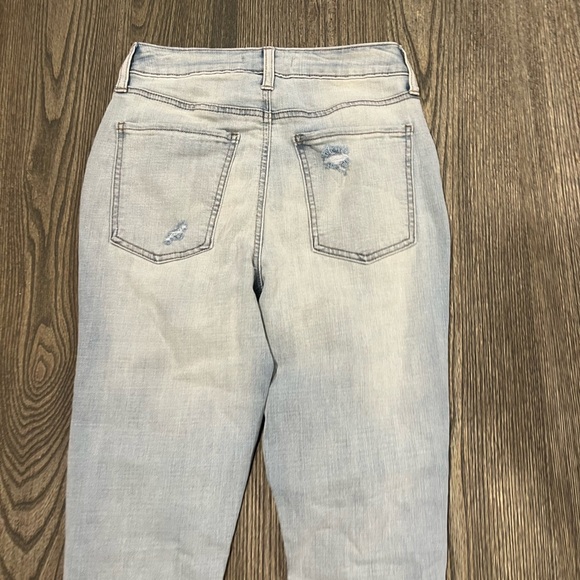 NWT SO Ultimate Curvy Jegging Jeans High-Rise Distressed Light Wash Juniors Sz 3 - Picture 9 of 9